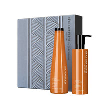 Load image into Gallery viewer, urban moisture limited-edition gift set from Shu uemura